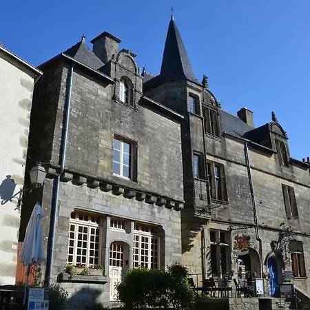 La Tour Du Lion 2* Rochefort-en-Terre